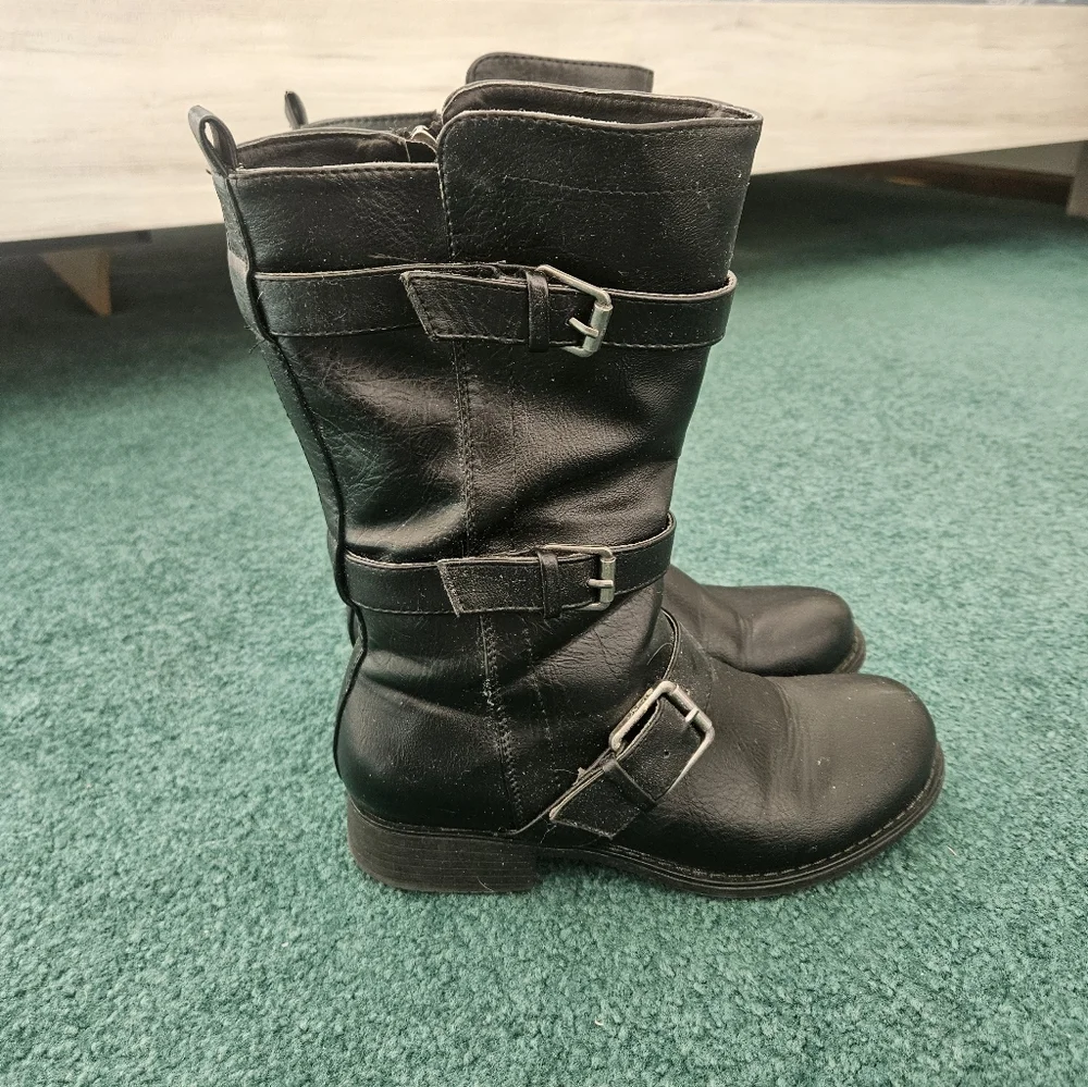 Sonoma 8 Black Leather Buckle Boots - Picture 1 of 6